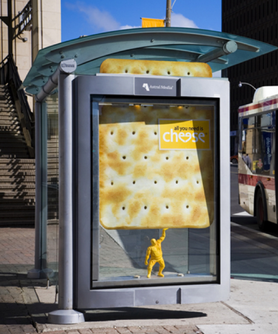 All you need is cheese agence taxi outdoor billboard deformaté astra media canada collective du lait 4 Нестандартные партизанские рекламные композиции от фермеров Канады